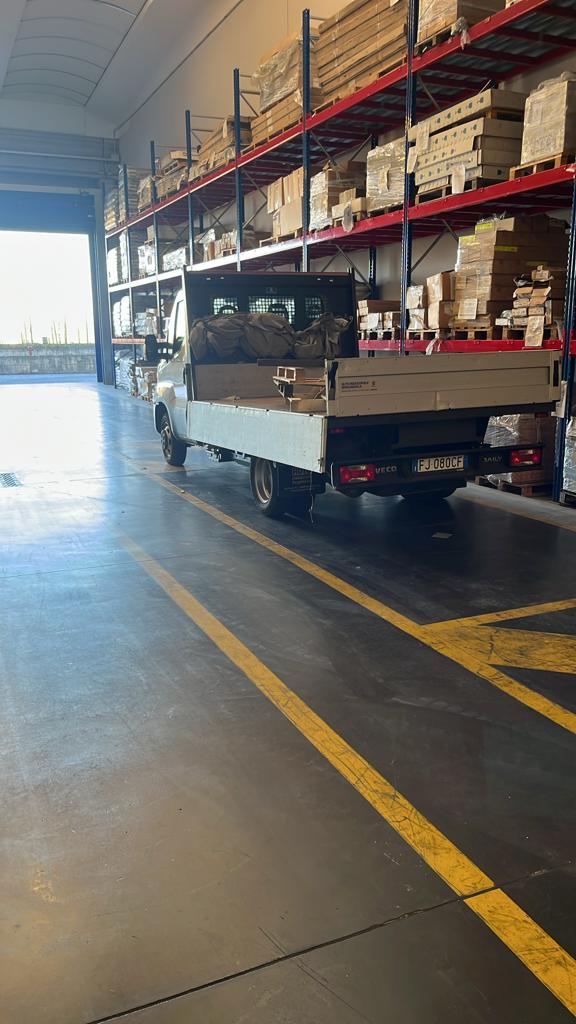 Camion Italservice con apertura laterale