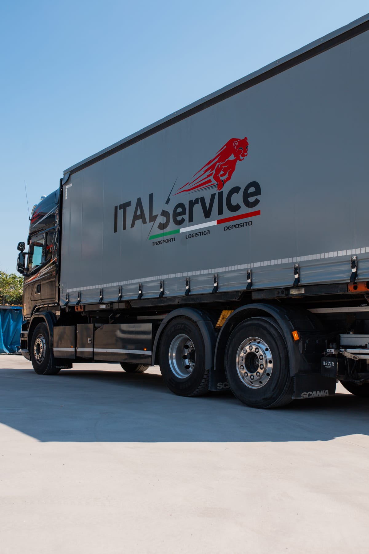Italservice goods transport truck
