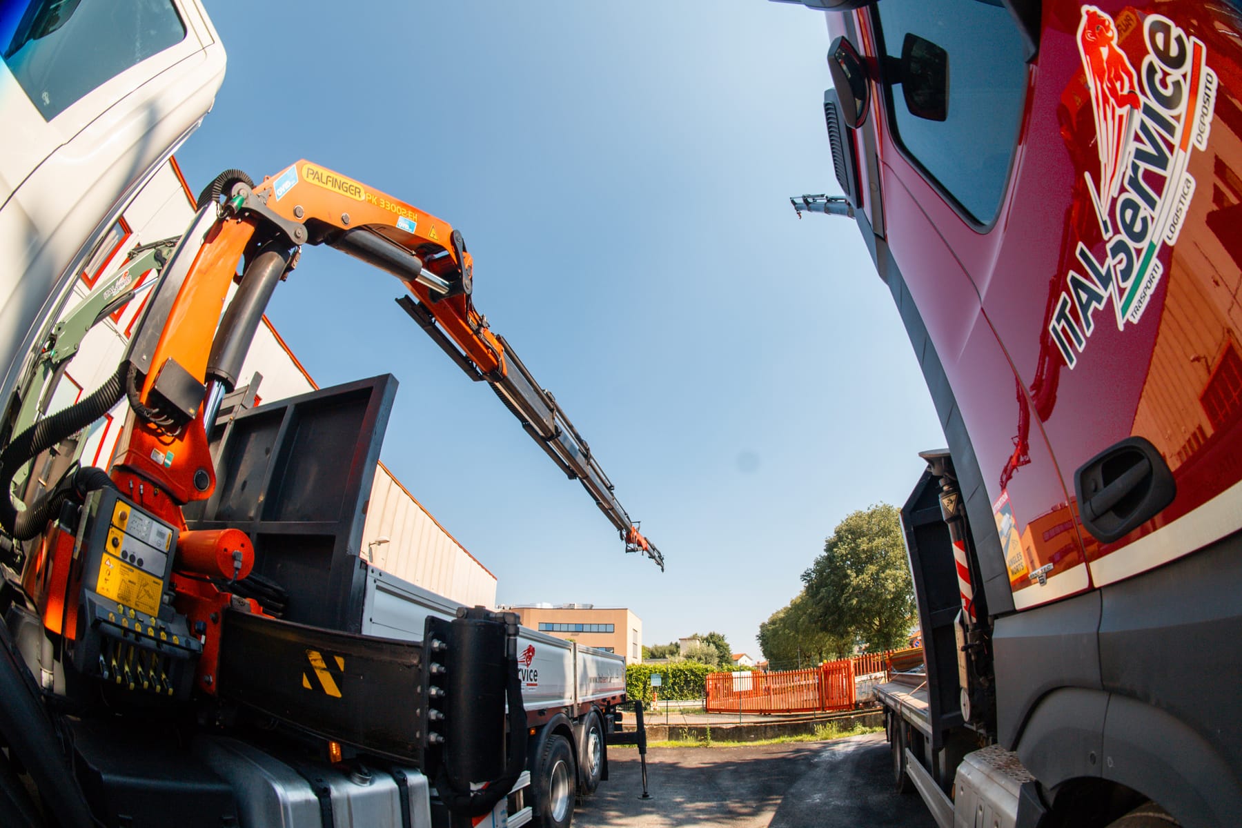 Italservice truck with hydraulic crane